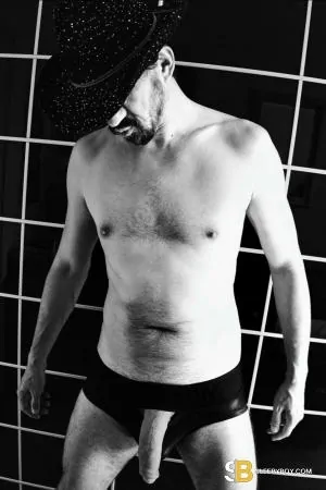 Gay Escort Mikeyxxl10 40yr - always safe sex