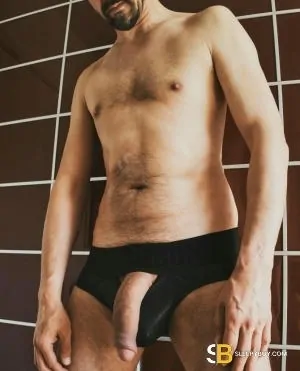Gay Escort Mikeyxxl10 40yr - blowjob