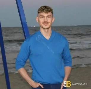 Gay Escort Dave22cm 28yr - trios