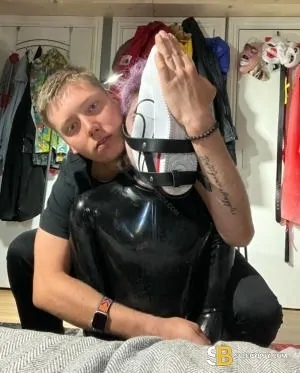 Gay Escort Ryan 22yr - trios