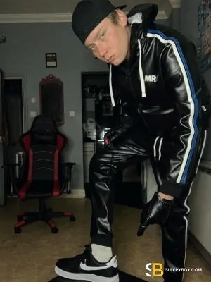 Gay Escort Ryan 22yr - bondage