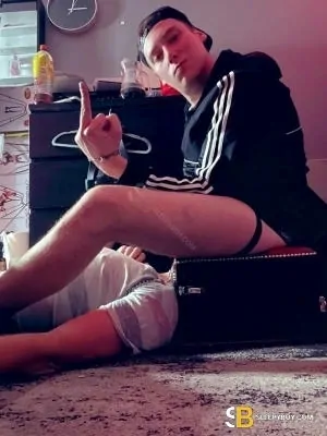 Gay Escort Ryan 22yr - rough sex