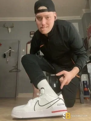 Gay Escort Ryan 22yr - car dates