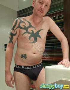 male escort Leeds Tomtom