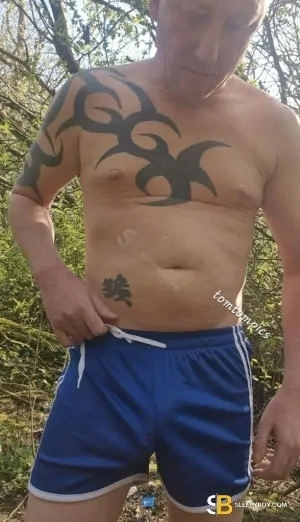 Gay Escort Tomtom 40yr - blowjob