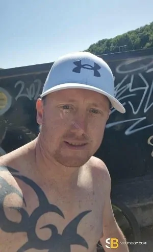 Gay Escort Tomtom 40yr - blowjob