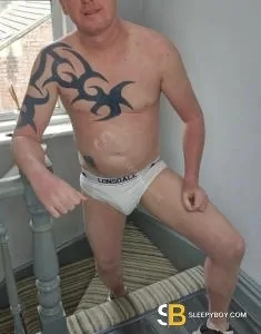 male escort Leeds Tomtom