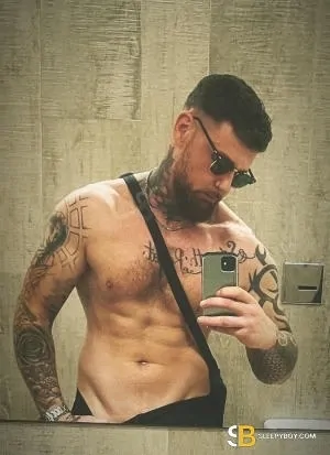 Bisexual Escort Josh 30yr - double penetration