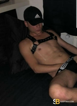 Gay Escort Pig Master Boy - Alan 24yr - massage