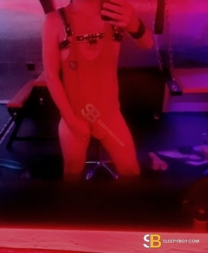 Gay Escort 2blondeeasteuropepigsmasters 26yr - double penetration