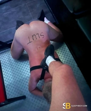 Gay Escort Pig__master 26yr - trios