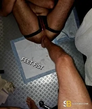 Gay Escort Pig__master 26yr - exhibitionist