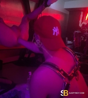 Gay Escort 2blondeeasteuropepigsmasters 26yr - double penetration