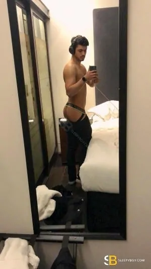 Escort Aaron 28yr - massage