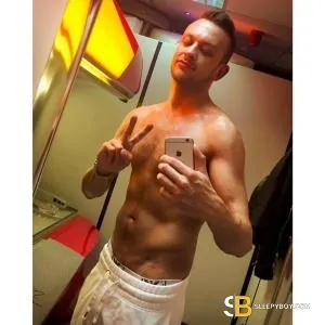 Gay Escort Jamie Xl Vers 28yr - shoes