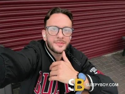 Gay Escort Aaron Xl Vers 29yr - double penetration