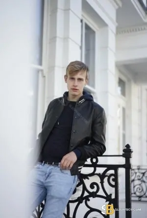 Gay Escort Finn 22yr - role