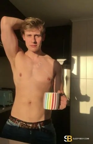Gay Escort Finn 22yr - licking