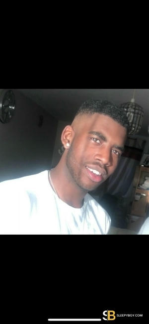 Gay Escort Antoine 25yr - groups