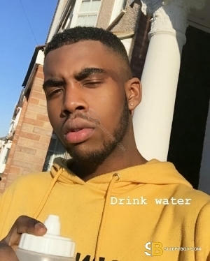 Gay Escort Antoine 25yr - gangbang