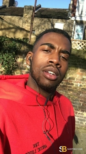 Gay Escort Antoine 25yr - spitting