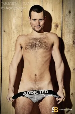 Gay Escort Ed 29yr - exhibitionist