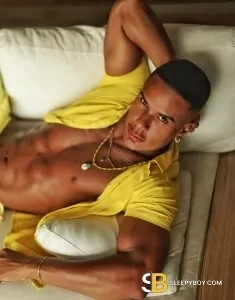 male rent boy London Fernando  Ferraz