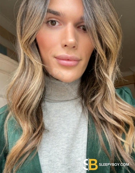 transgender (MTF) escort London Erin