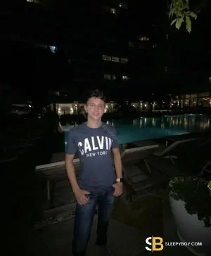 Gay Escort Derick 20yr - sucking