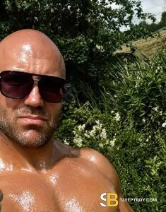 male escort Sheffield Brad