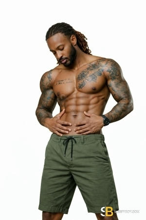 Bisexual Escort Bigboyderek 31yr - trio m/f