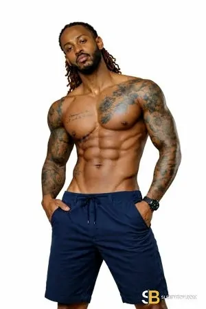 Bisexual Escort Bigboyderek 31yr - cum on body