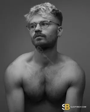 Gay Escort Eddy 25yr - facesitting