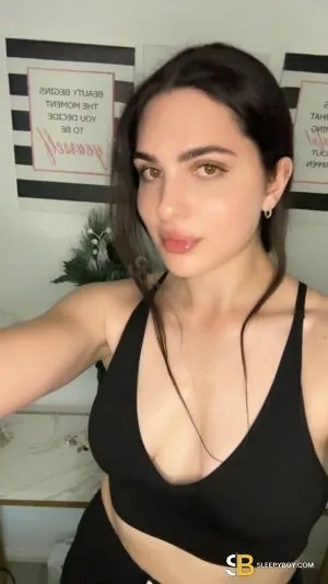Bisexual Escort Lucia 24yr - gangbang