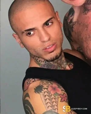Gay Escort Leo Rex 24yr - sucking