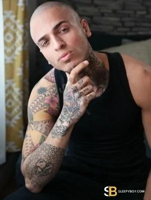Gay Escort Leo Rex 24yr - licking