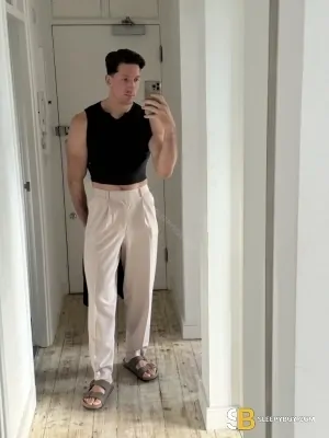 Gay Escort James 29yr - blowjob