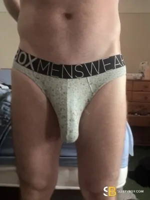 Gay Escort David 40yr - exhibitionist