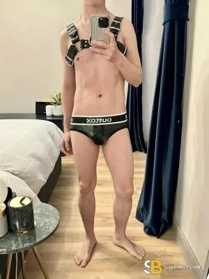 Gay Escort Mark 26yr - licking