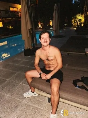 Gay Escort Felipexxl 31yr - exhibitionist