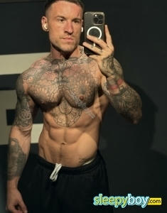 male rent boy Glasgow Danny