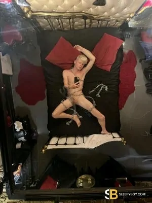 Gay Escort Kay 23yr - always safe sex