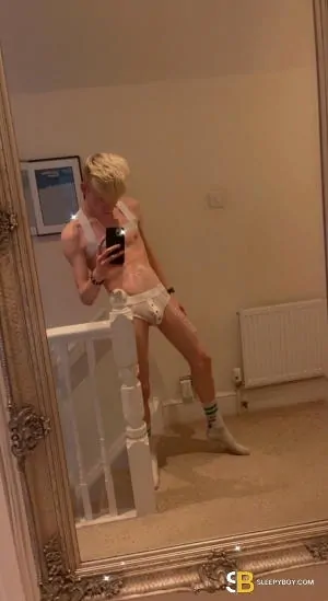 Gay Escort Kay 21yr - massage
