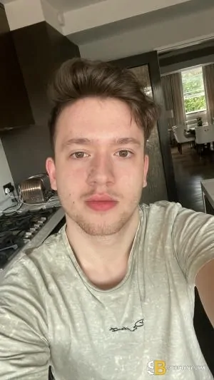 Bisexual Escort Daniel 19yr - licking