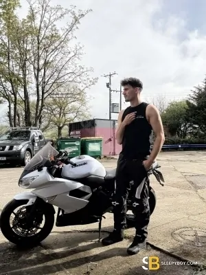 Gay Escort Kyle And Kam 21yr - rimming