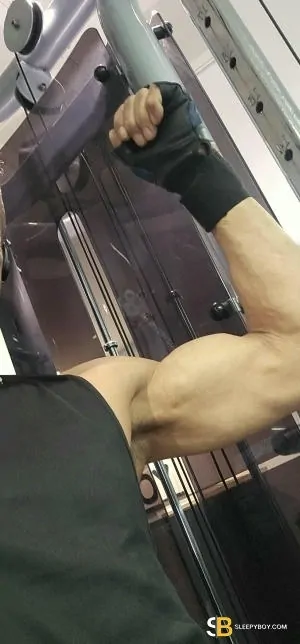 Gay Escort Paul 45yr - shaving