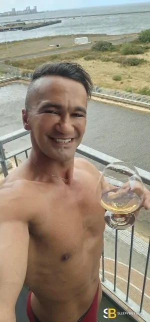 Gay Escort Paul 45yr - trios