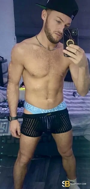 Gay Escort Calvin 29yr - double penetration