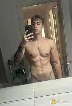 Bisexual Escort Justin 23yr - licking