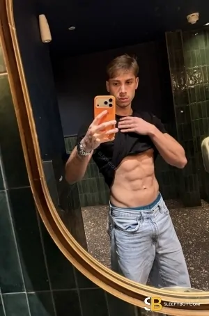 Bisexual Escort Justin 24yr - exhibitionist